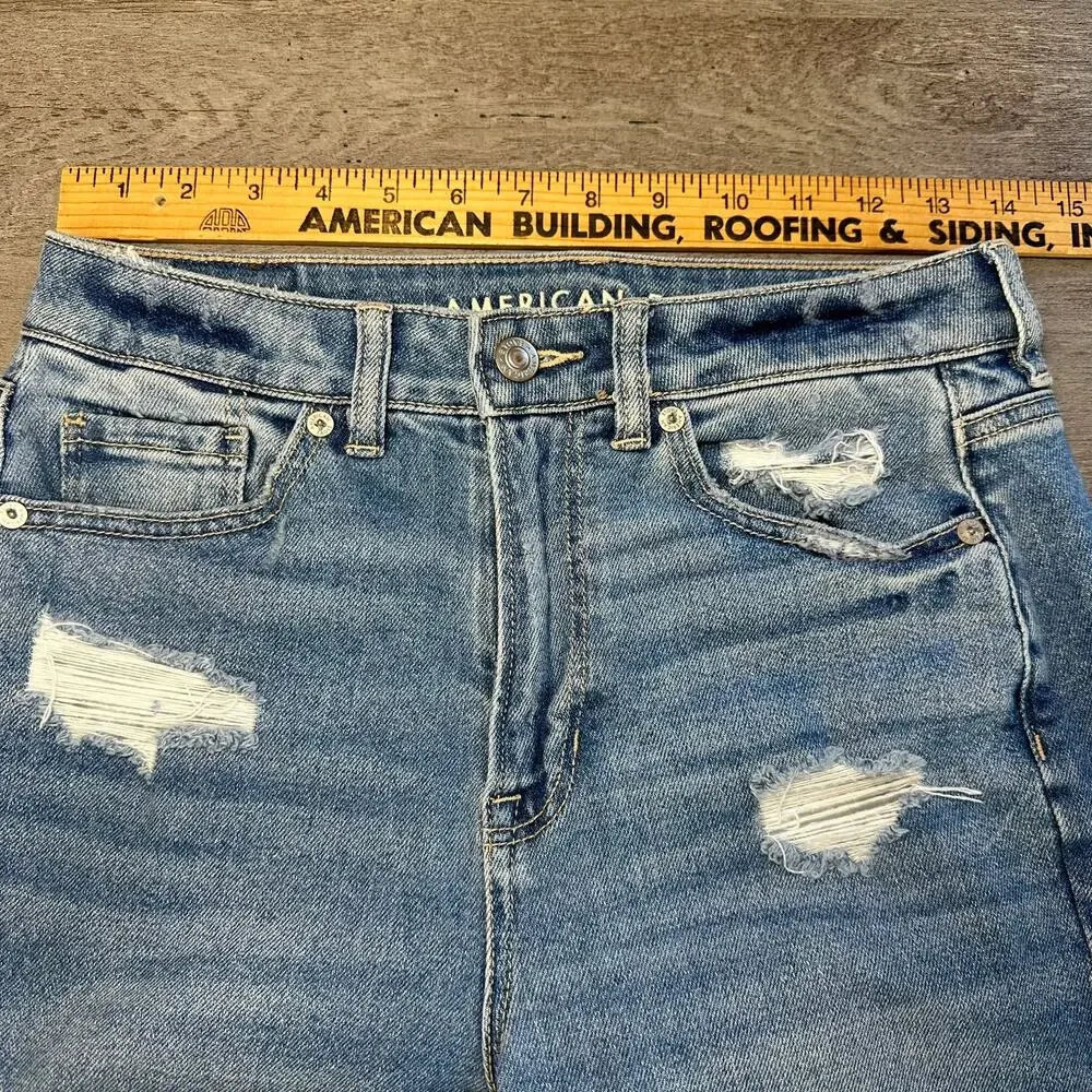 American Eagle Mom Straight Jeans Light distressing Size 4